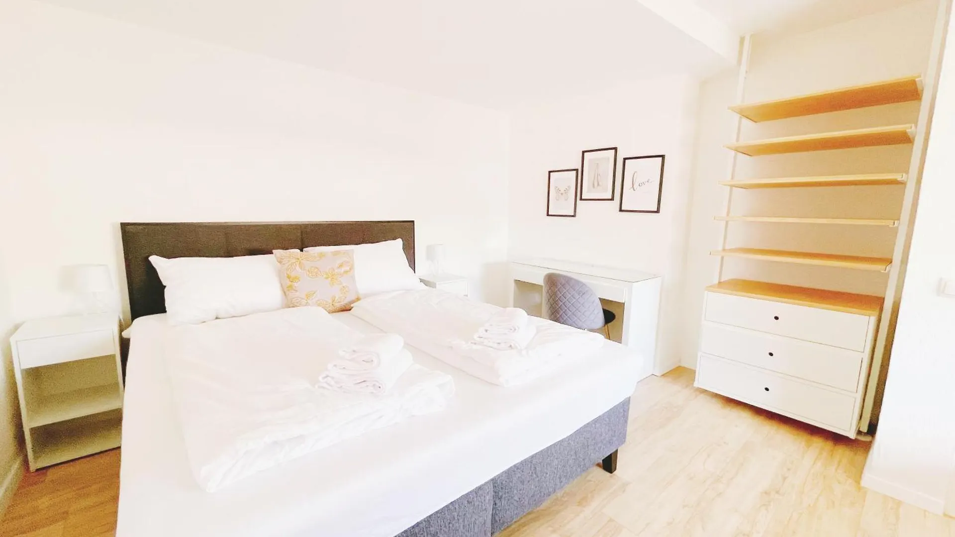 Contactless Self-Check-In - Stayhere Central City Studio 14 Graz